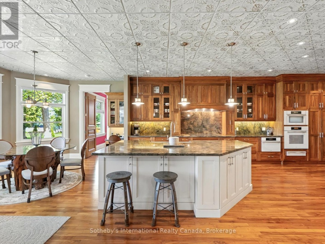 153 CREIGHTON STREET S, Lake Simcoe