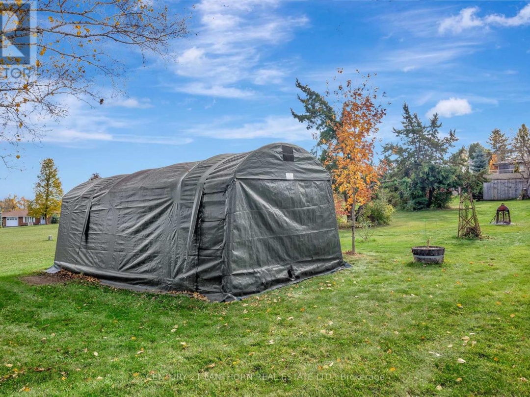 456 OLD SURREY LANE, Pigeon Lake