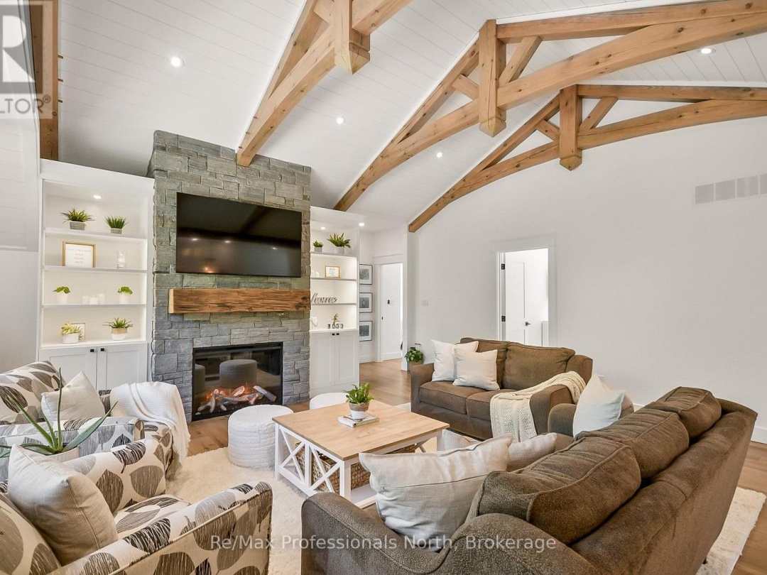 1054 BRYDONS BAY ROAD, Lake Muskoka
