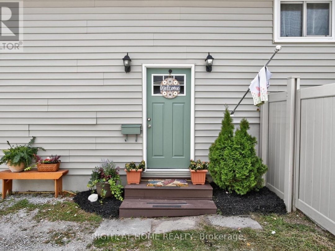 112 BORLAND STREET E, 