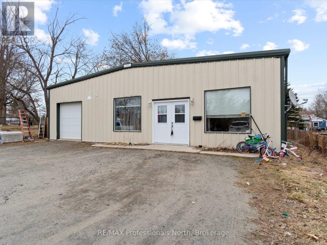 950 MUSKOKA ROAD S, Gravenhurst (Muskoka (S))