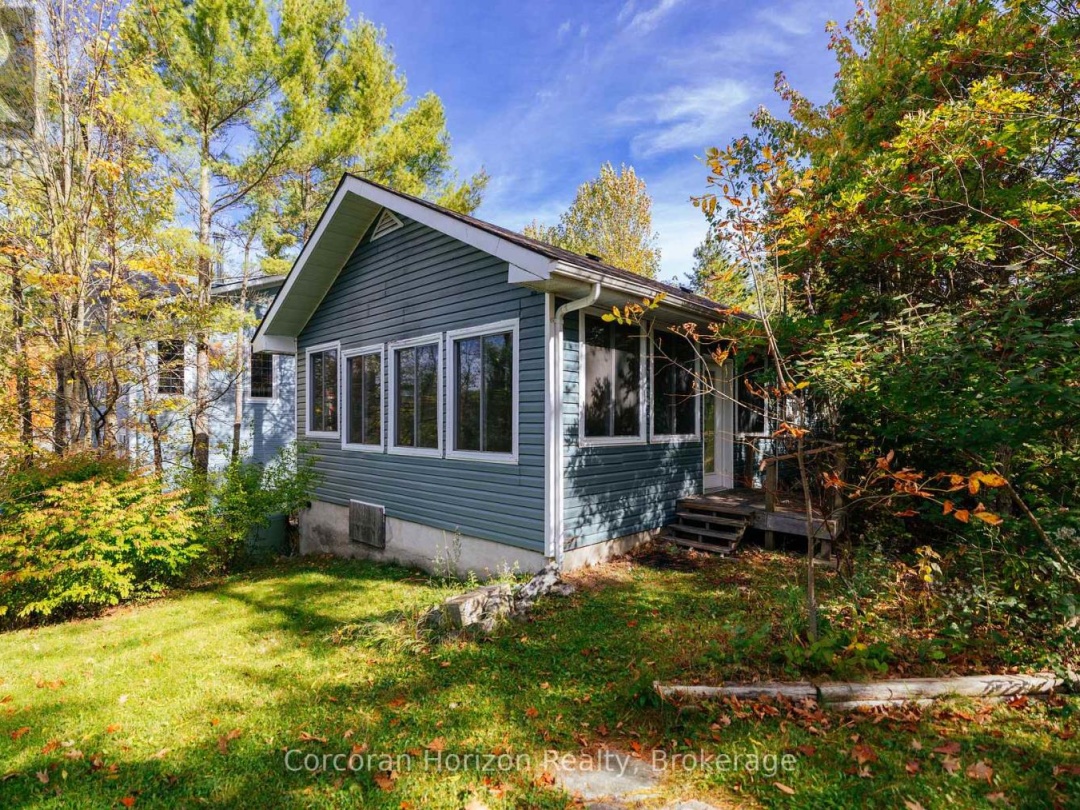566 HUNGRY BAY ROAD W, Six Mile Lake