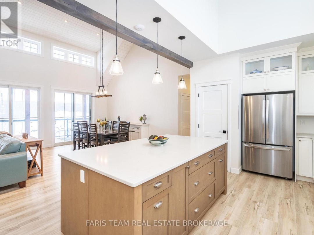 32 LEISURE COURT, 