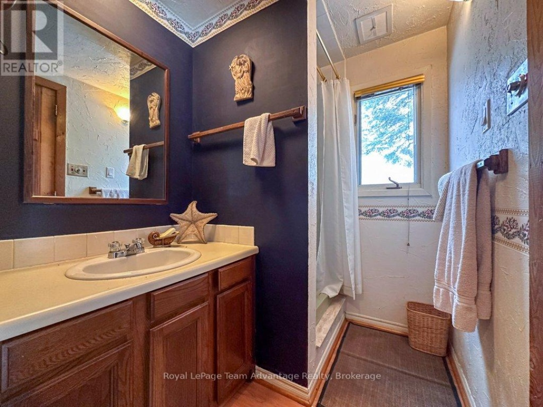 79 GIBSON STREET, Parry Sound