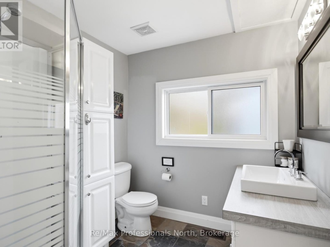 2 - 550 SIXTH STREET, Gull Lake
