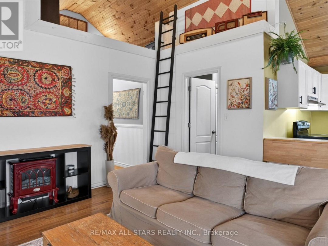 2 ELDER STREET, Sturgeon Lake