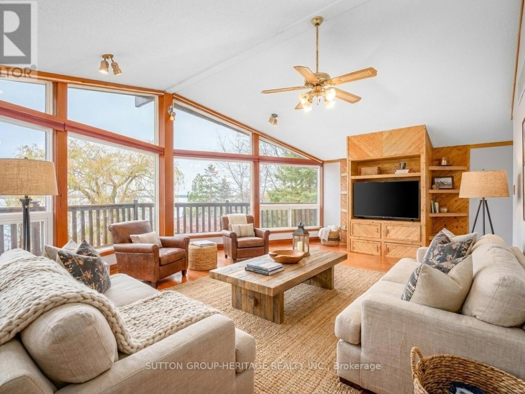 24 PLEASANT VIEW CRESCENT, 