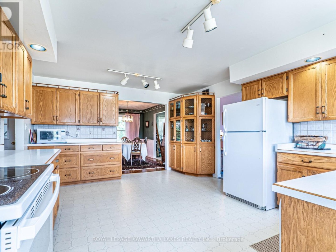 120 MARK ROAD, Kawartha Lakes (Fenelon)