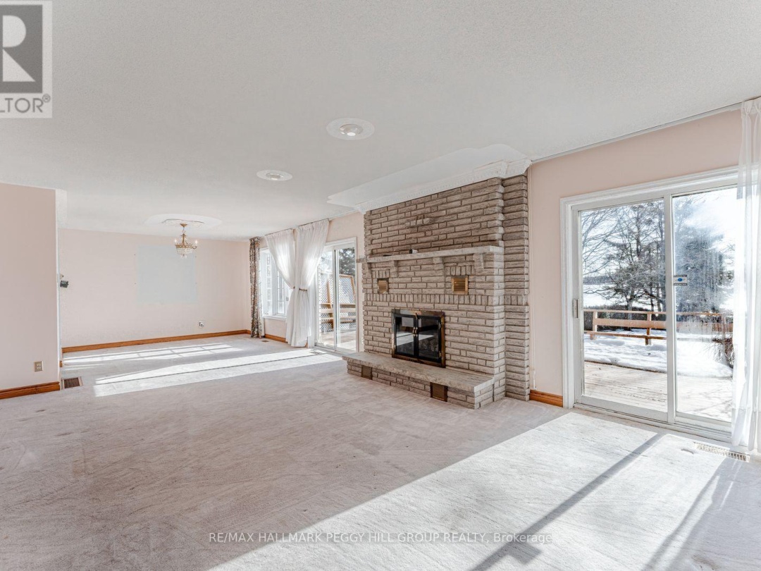 395 COLLINS DRIVE, Lake Simcoe