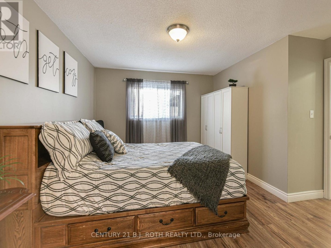 7576 CRONK SIDE ROAD, 