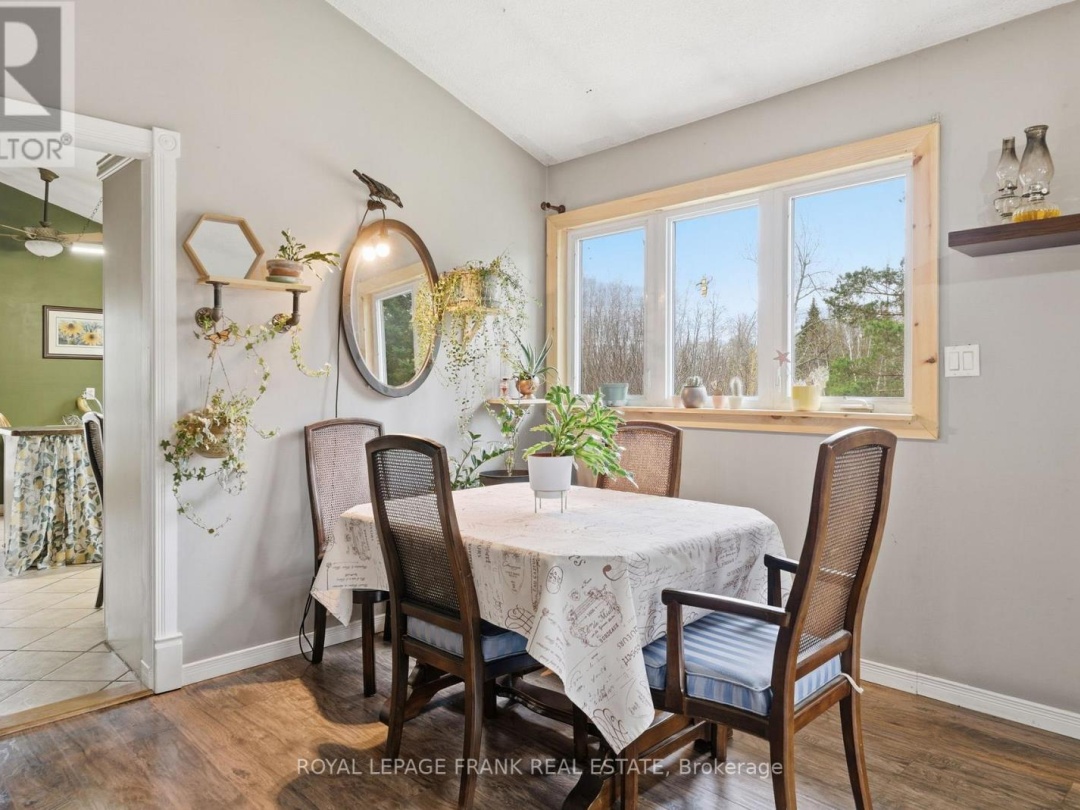 879 LINDEN VALLEY ROAD, Kawartha Lakes (Mariposa)