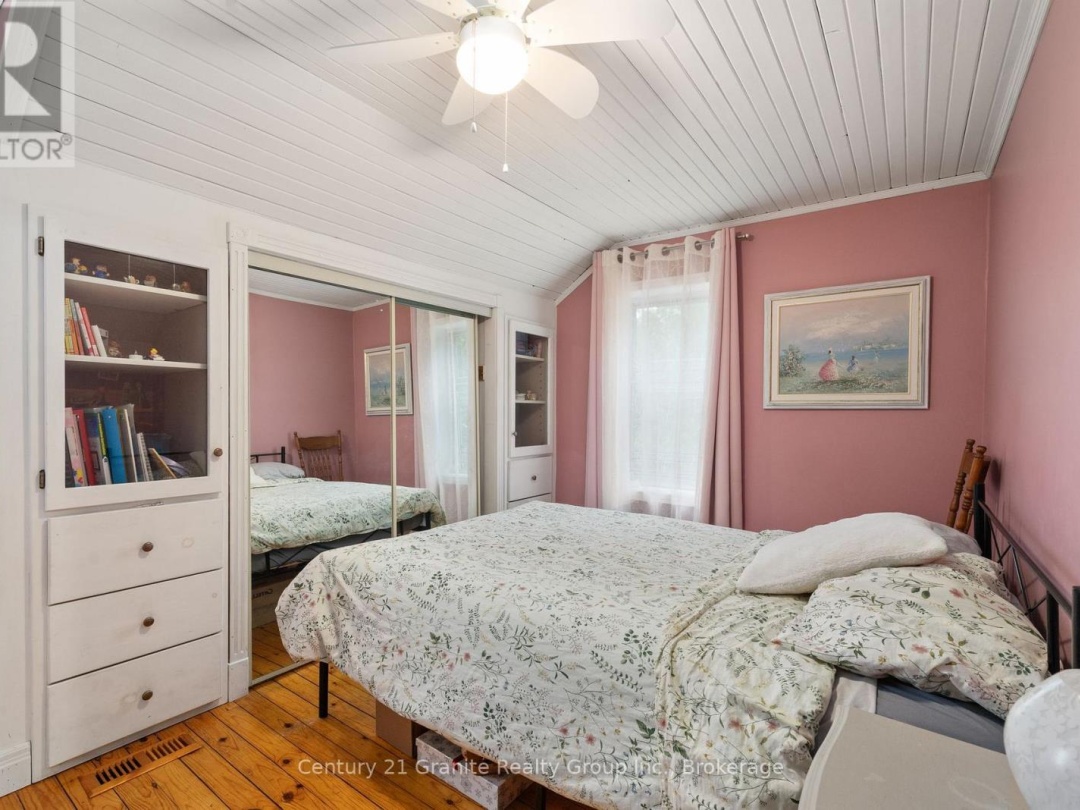 8 BEND STREET, Kawartha Lakes (Kinmount)