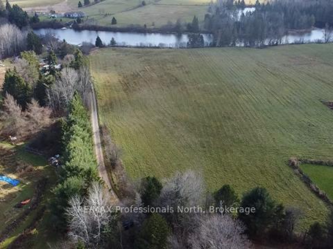 1088 NORTH MARY LAKE ROAD, North Branch Muskoka River