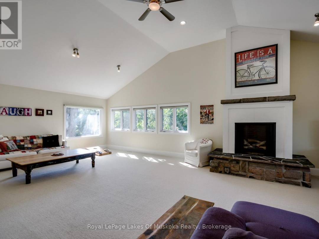 230 ECCLESTONE DRIVE, Bracebridge (Macaulay)