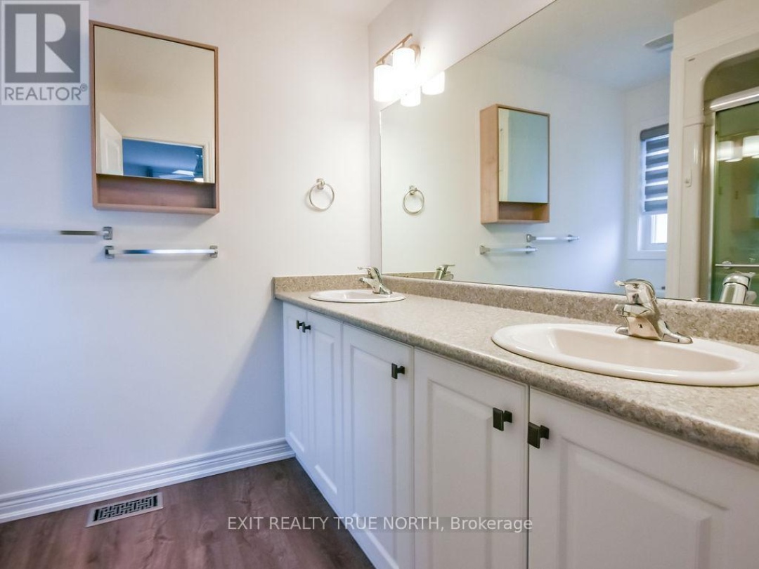 8 SINCLAIR CRESCENT, Ramara (Atherley)