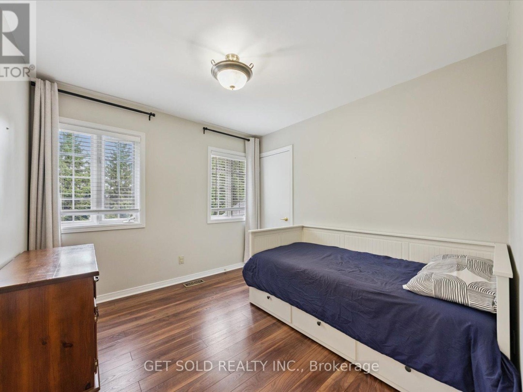 77 SIMCOE ROAD, Lake Simcoe