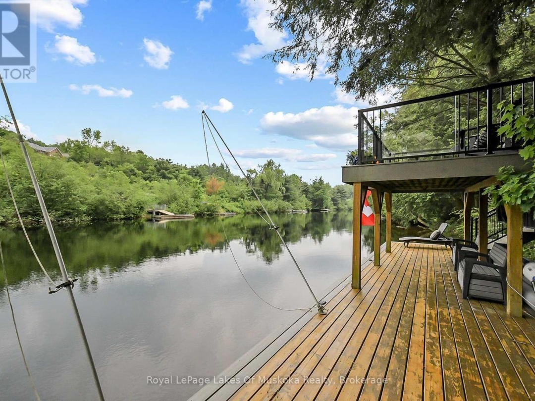 103 SOUTHBANK DRIVE, Muskoka River