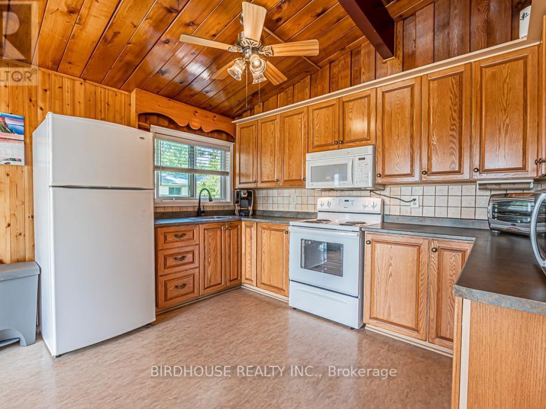 132 FENELON DRIVE, Sturgeon Lake