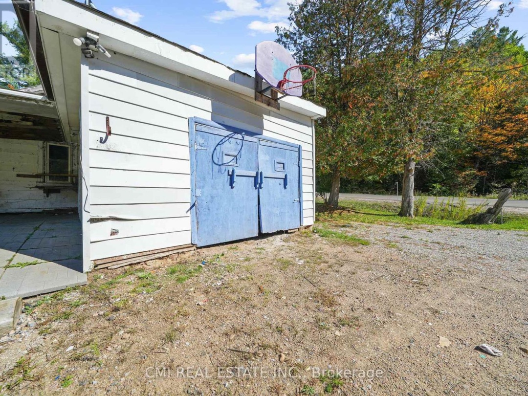 1093 SOUTH LAKE ROAD, Minden Hills (Snowdon)