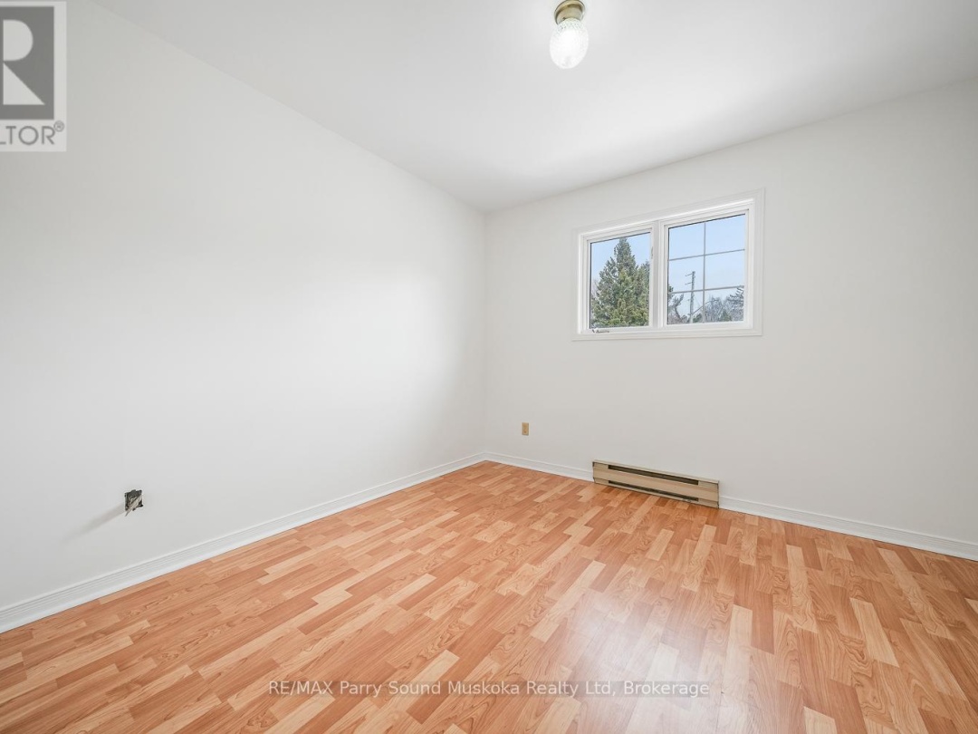 18 GEORGIAN BAY AVENUE, Parry Sound