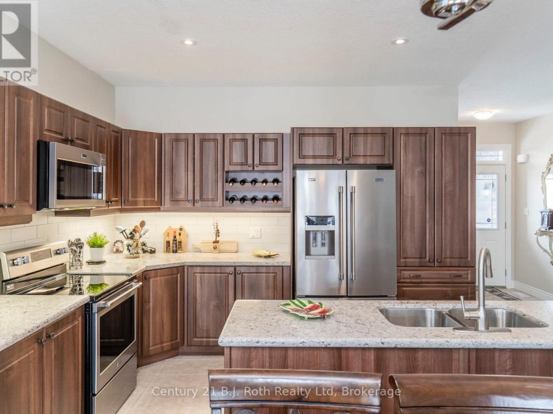 4 CHARLIE RAWSON BOULEVARD, Tay (Victoria Harbour)