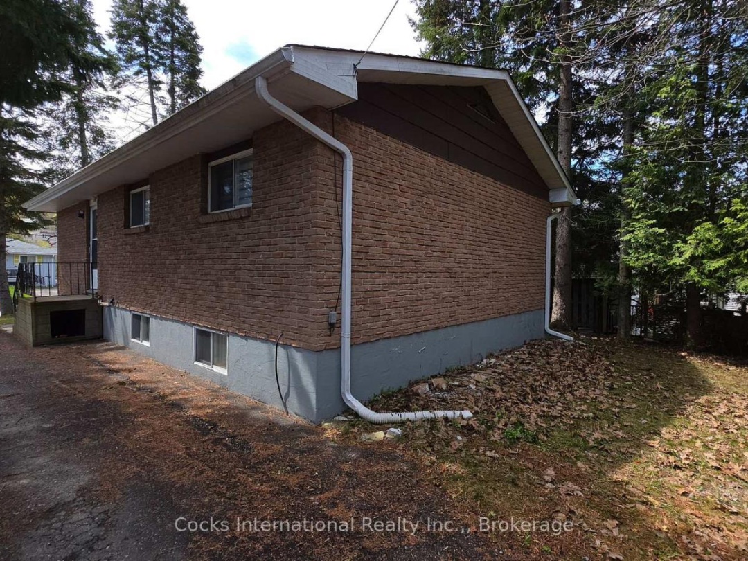36 SUSAN STREET W, Huntsville (Chaffey)