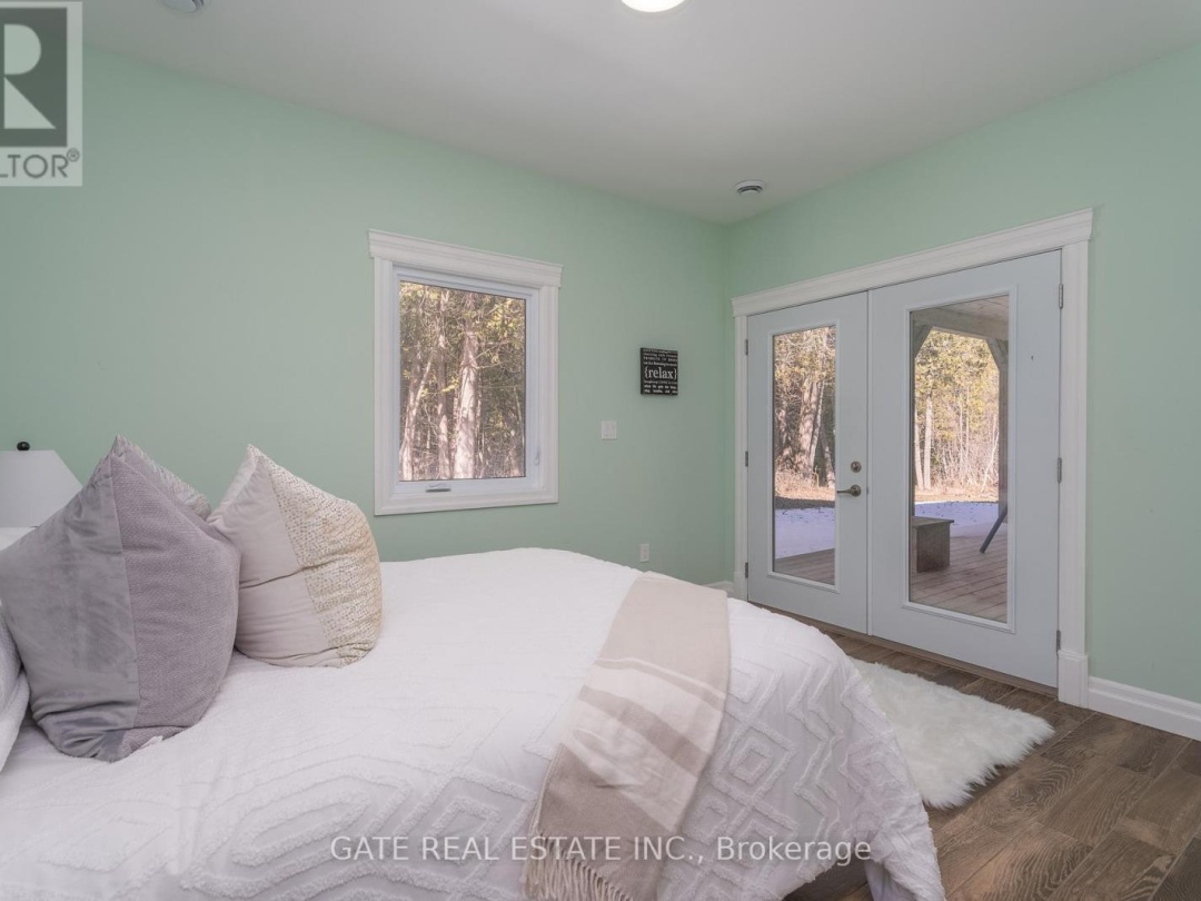44 BASS LAKE ROAD, Pigeon Lake