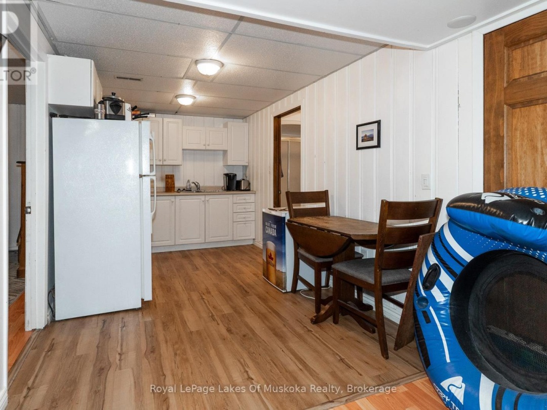 183 SANTAS VILLAGE ROAD, Muskoka River