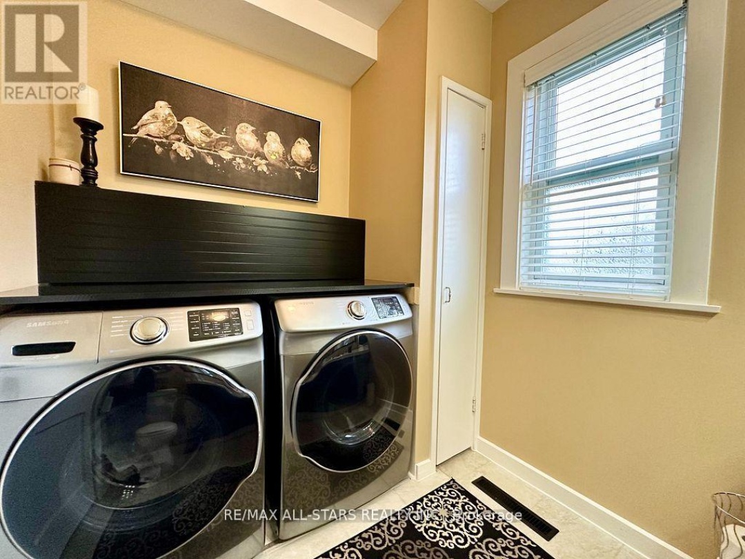 18 JOSEPH STREET, Kawartha Lakes (Bobcaygeon)