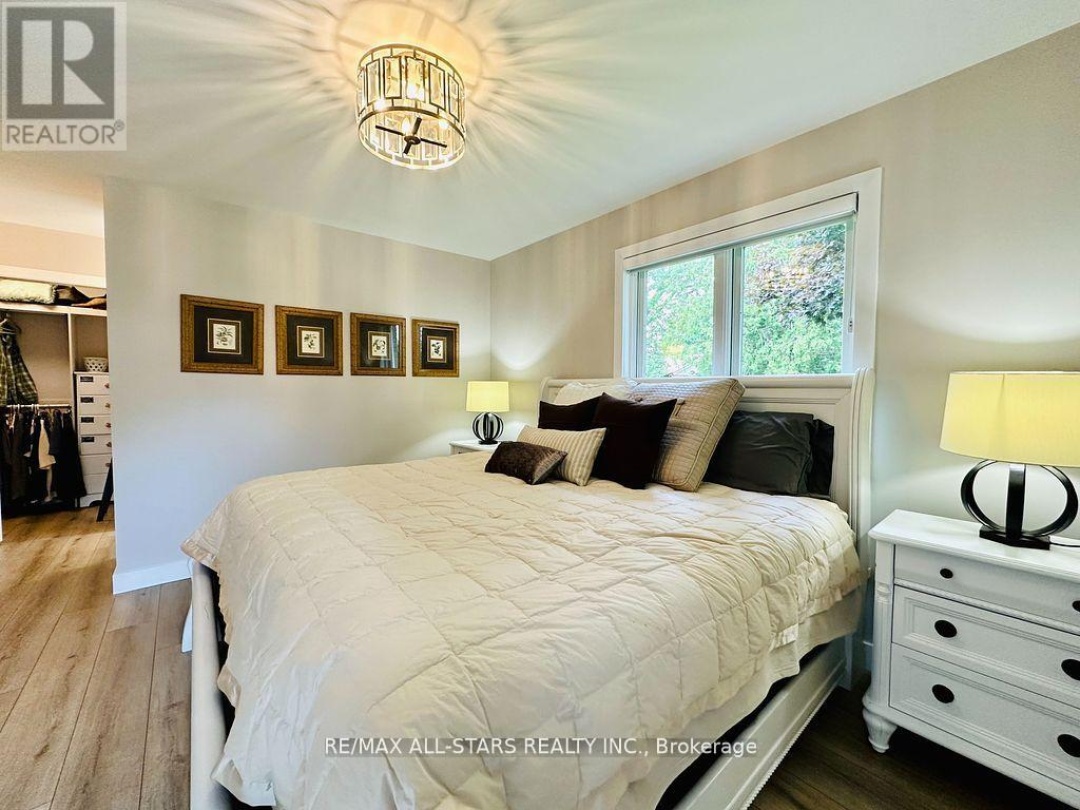 36 RUSSELL HILL ROAD, Kawartha Lakes (Bobcaygeon)