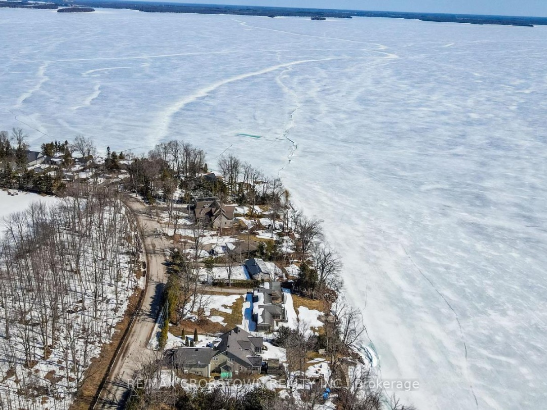 961 WOODLAND DRIVE, Lake Simcoe