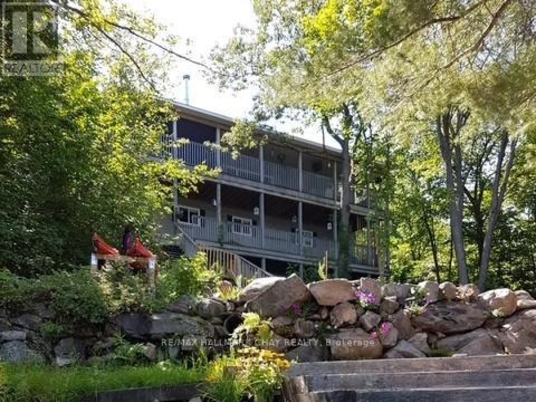 137 PICKEREL POINT ROAD, Gloucester Pool