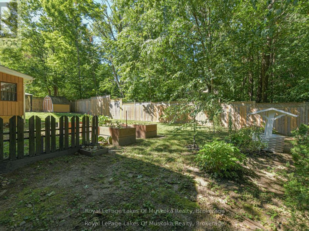 115 DOUGLAS STREET, Gravenhurst (Muskoka (S))