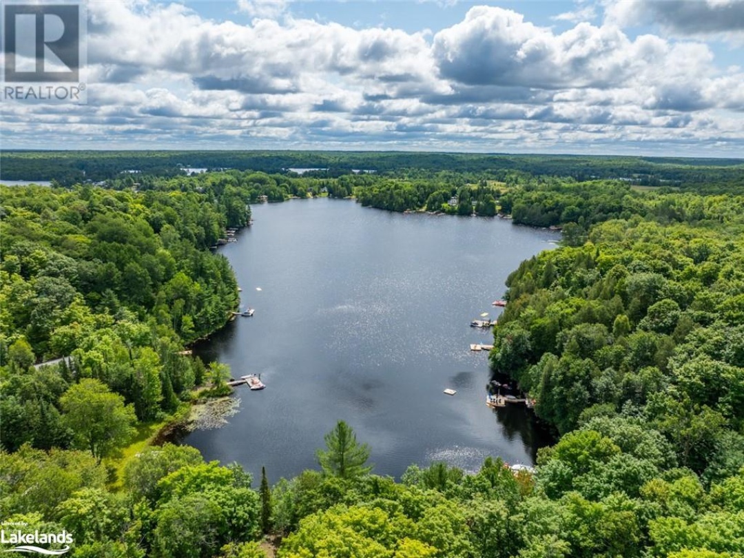 74 Captain Estates Rd, Whitestone Lake