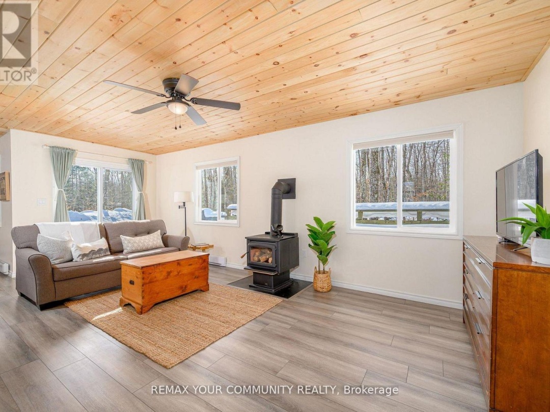 1534 SALERNO LAKE ROAD, Highlands East (Glamorgan)
