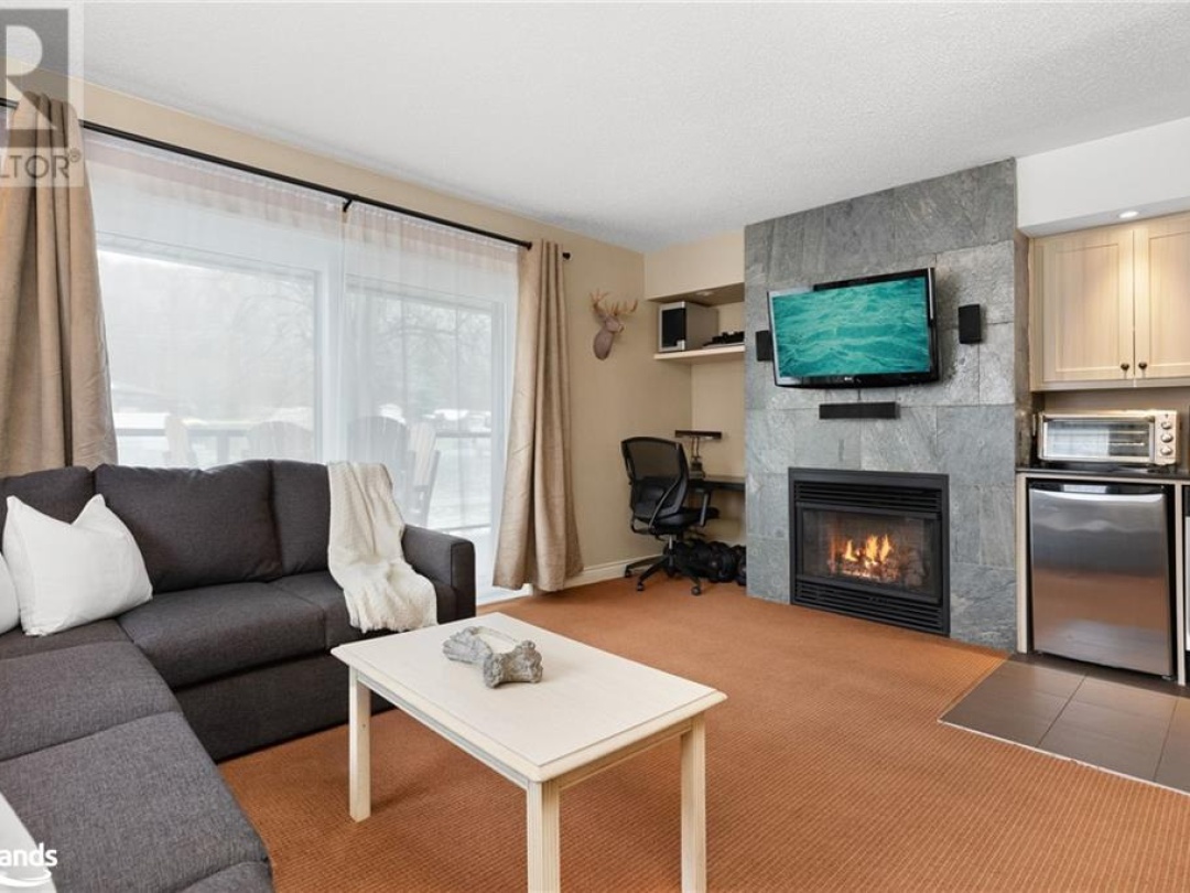 1235 Deerhurst Drive Unit# 52 107, Peninsula Lake