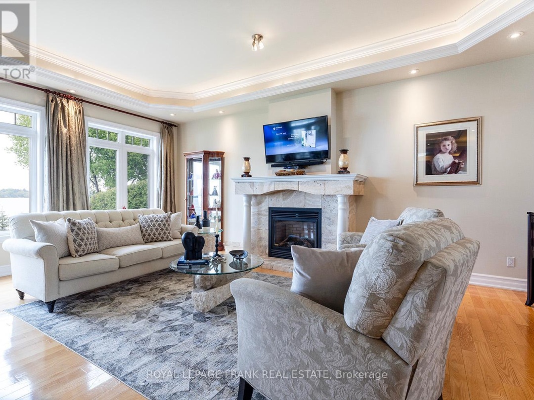 24 GILSON POINT PLACE, 