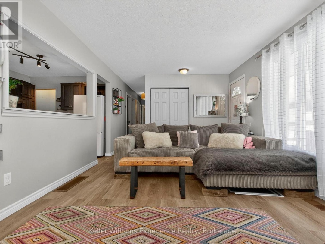 229 MOUNTAIN AVENUE, Tay (Waubaushene)