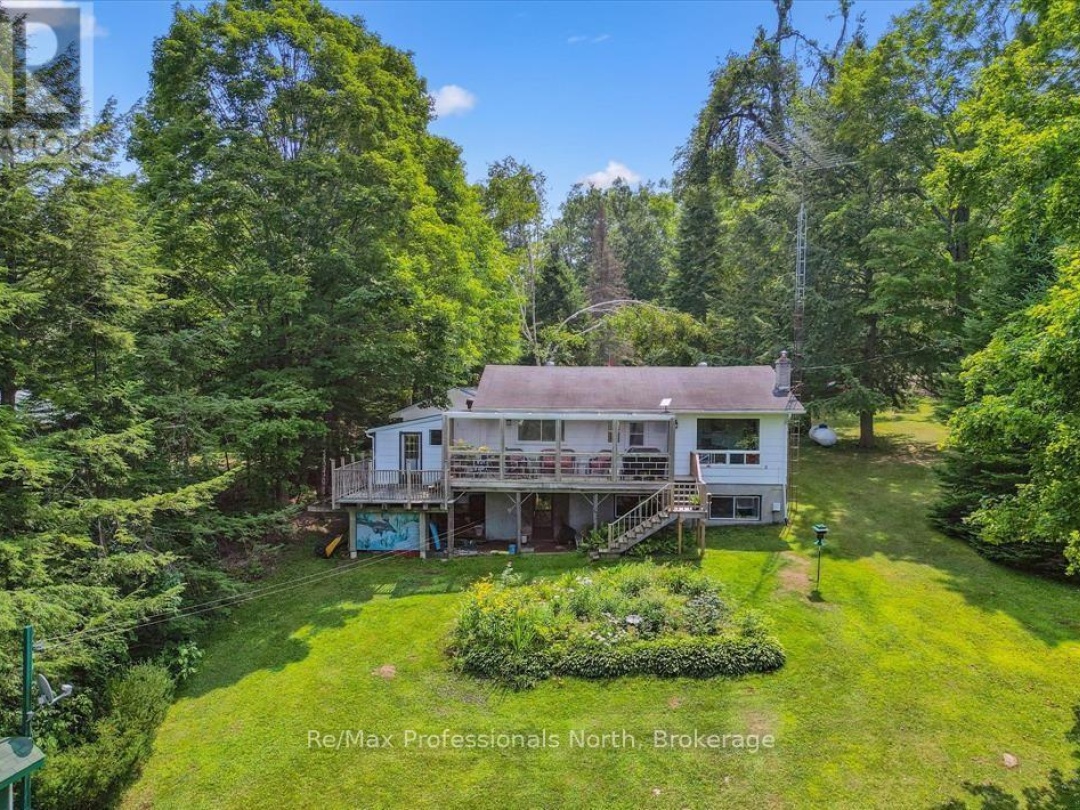 1042 RIVER HAVEN ROAD, Muskoka River