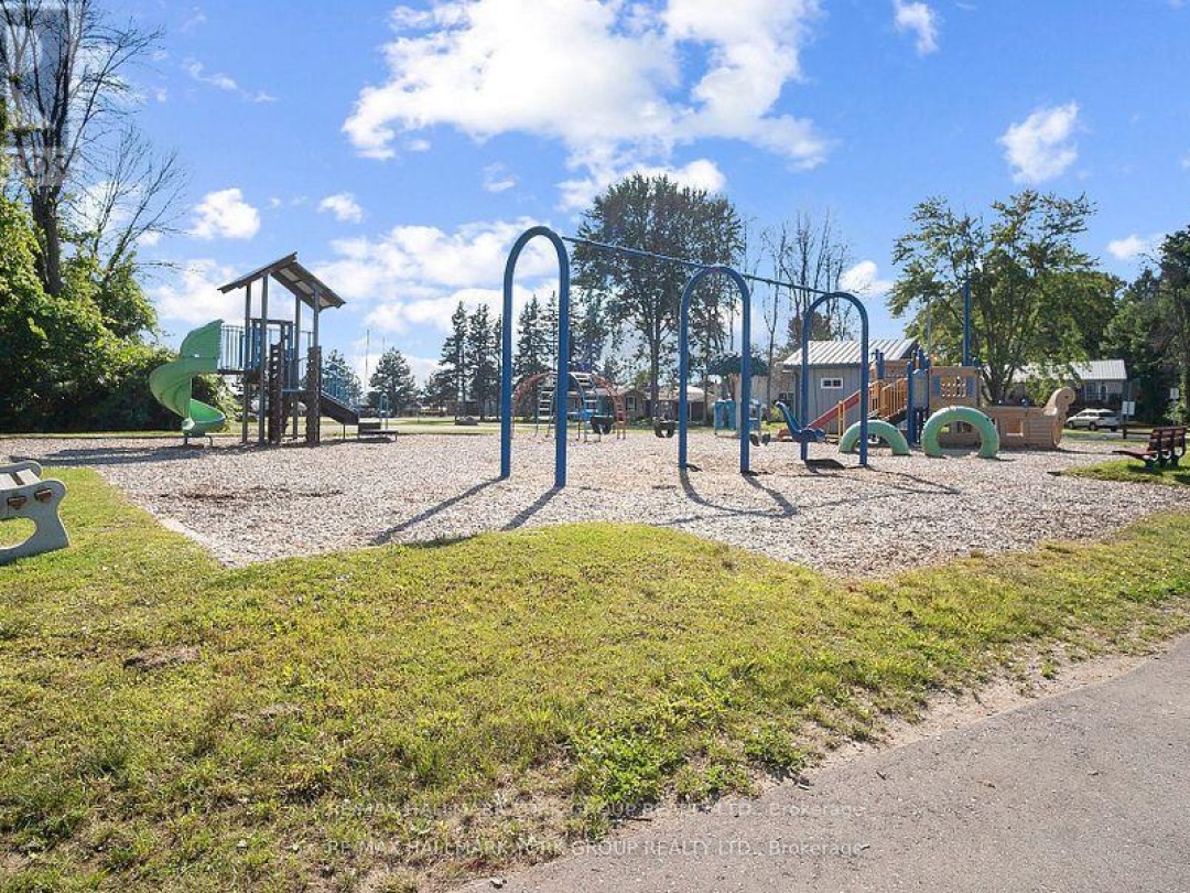 42 LIGHTHOUSE CRESCENT, 