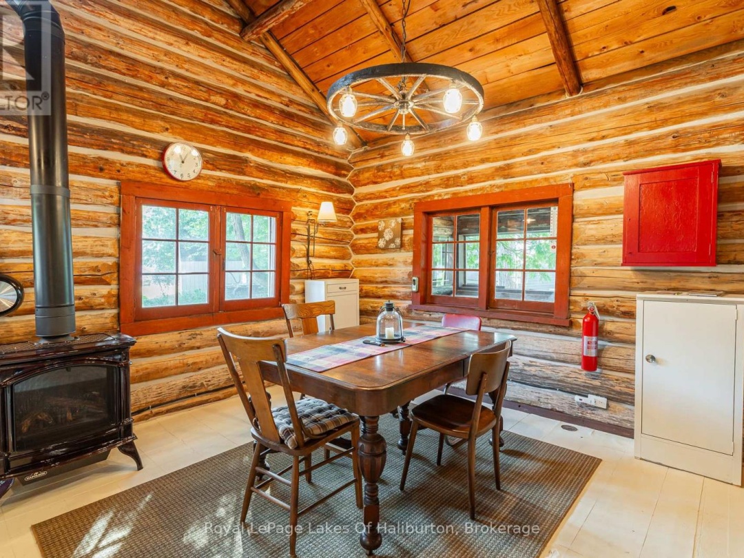 1070 FRANK'S LANE, Maple Lake