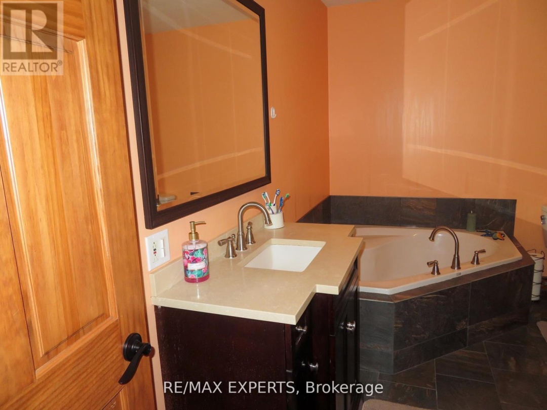 3771 HARRY'S LANE, Ramara