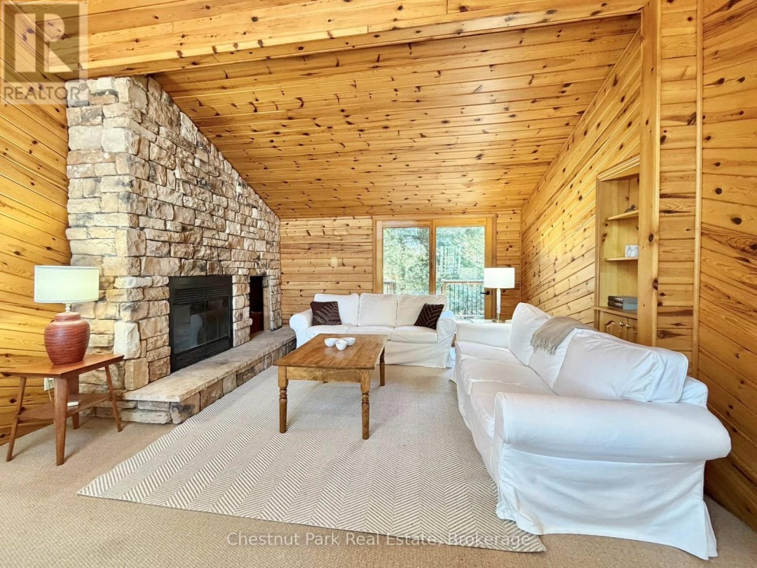 1062 ELMHURST LANE, Kennisis Lake