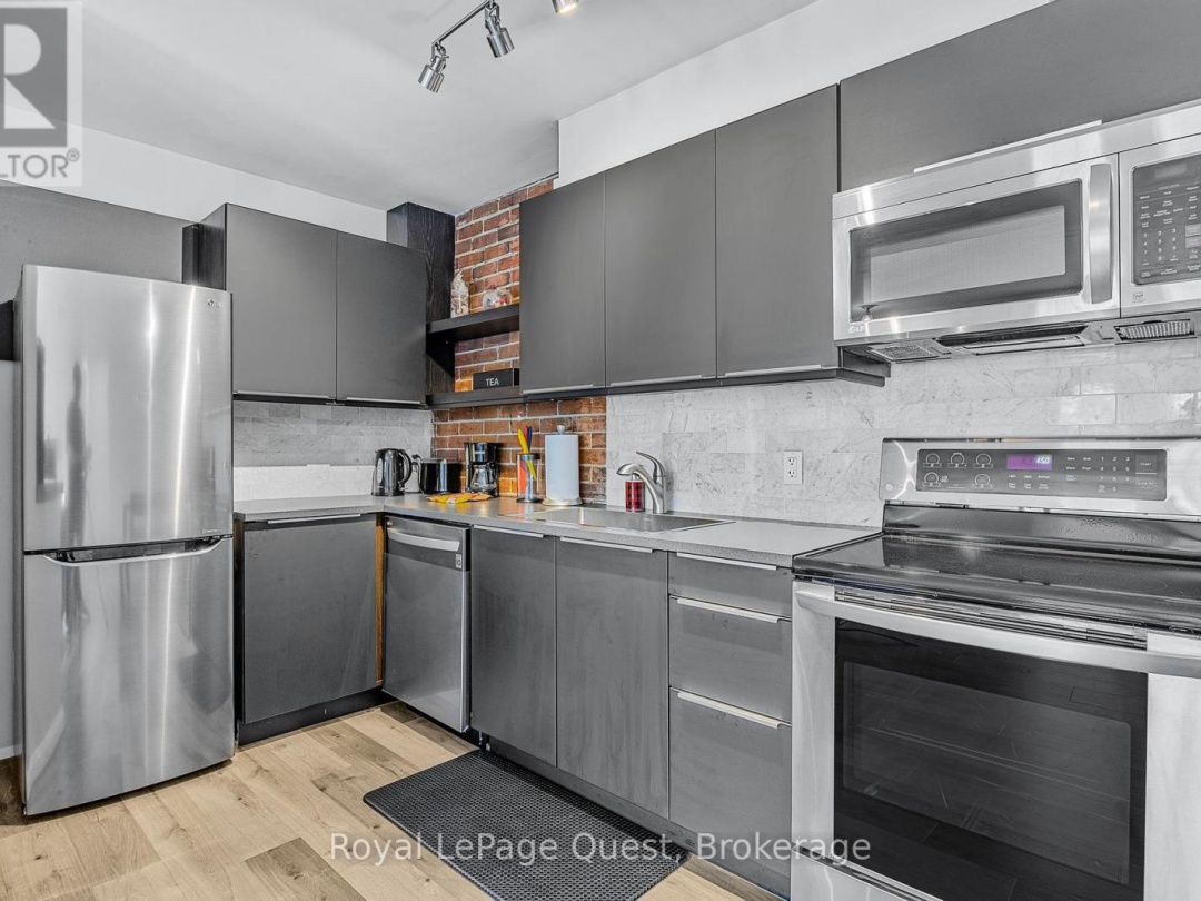 214 MISSISSAGA STREET W, 