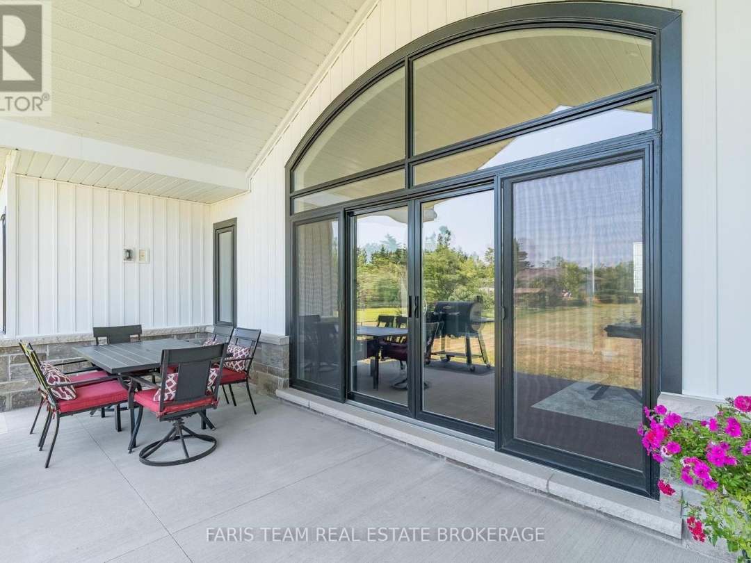 5 BREANNA BOULEVARD, 