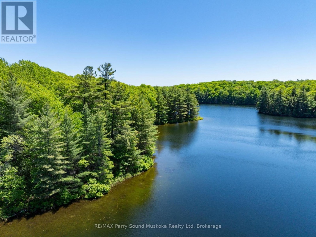 21 WEE-GE-WA ROAD, Clear Lake
