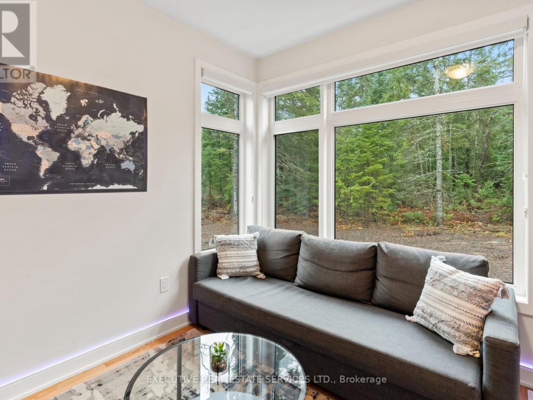 1049 GREENSVIEW DRIVE, Lake of Bays (Franklin)
