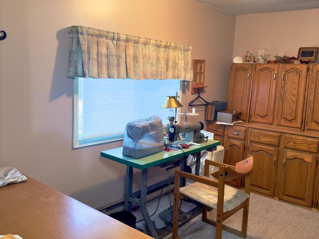 3741 CEDAR RAPIDS DRIVE S, North River