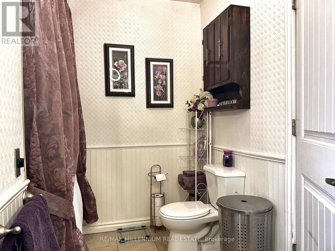 3741 CEDAR RAPIDS DRIVE S, North River