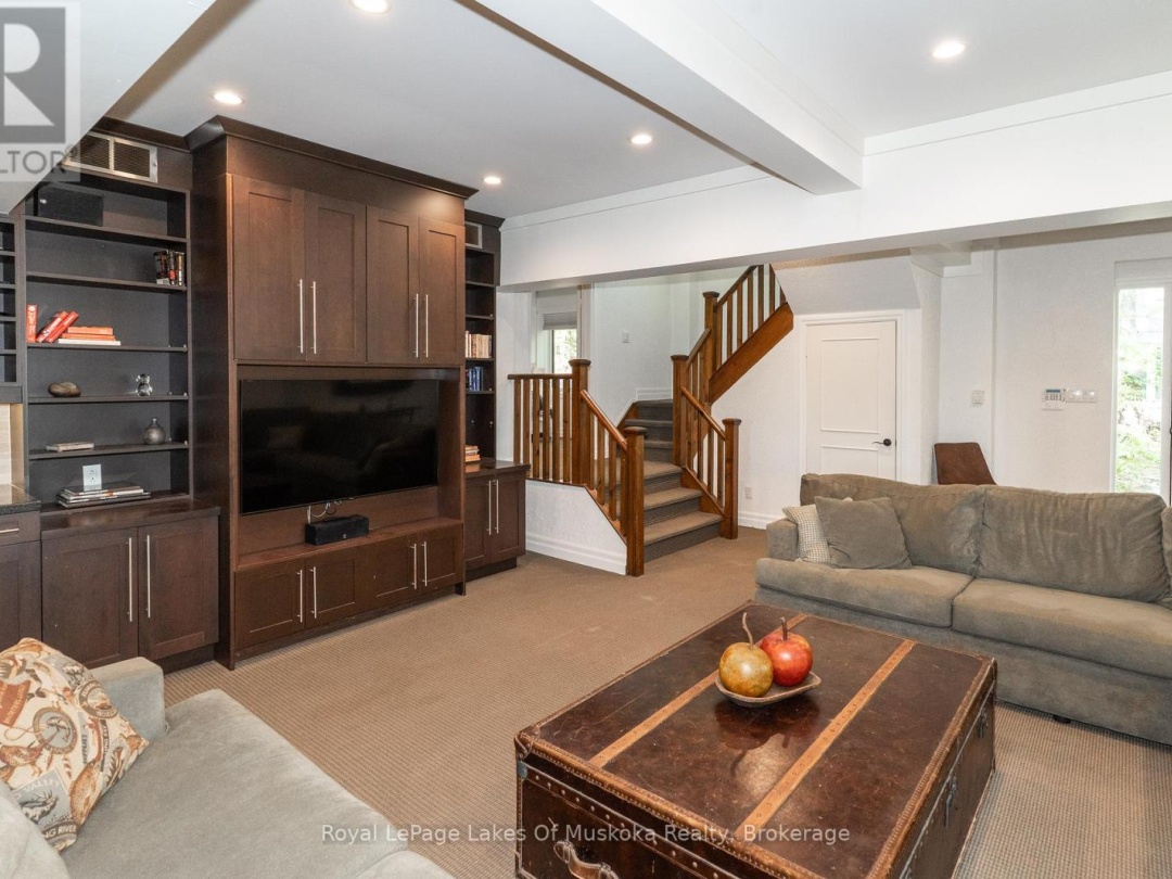 51 PINETREE ROAD, 